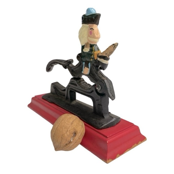 Vintage Cast Iron Paul Revere Soldier Nut Cracker on Red Wood Base Collectible - Picture 5 of 9